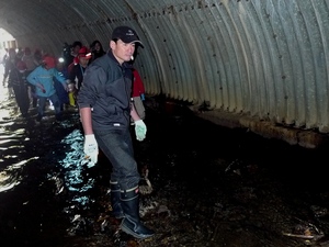 冷たいトンネル内の水が全身を冷やす